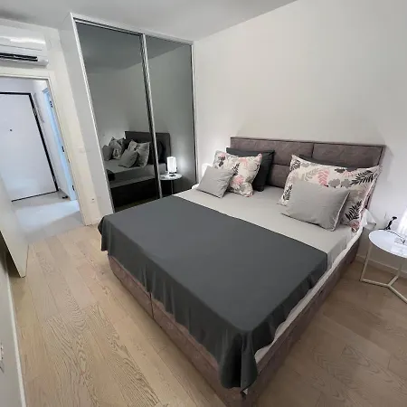 Apartman Addenda With Free Garage Parking Apartment *