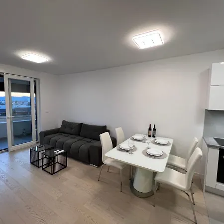 Apartment Apartman Addenda With Free Garage Parking