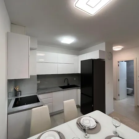 Apartman Addenda With Free Garage Parking Apartment Split